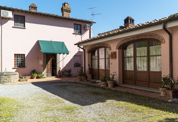 Country Historical House Lucca: Autumn, Main Entrance, Spring, Summer