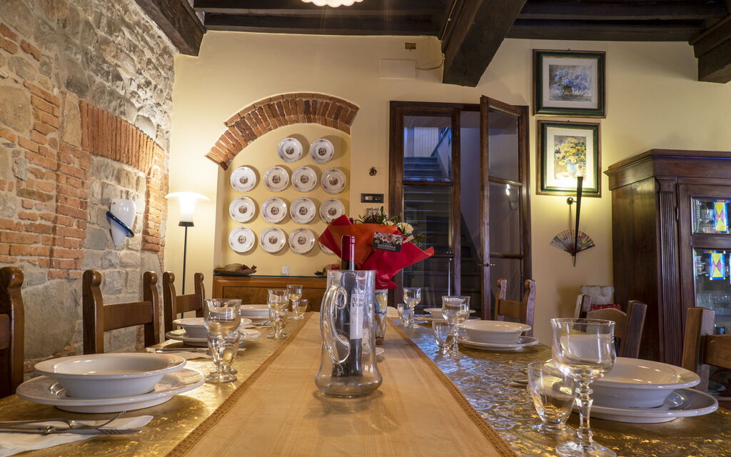 Country Historical House Lucca: Autumn, Dining Room, Spring, Summer
