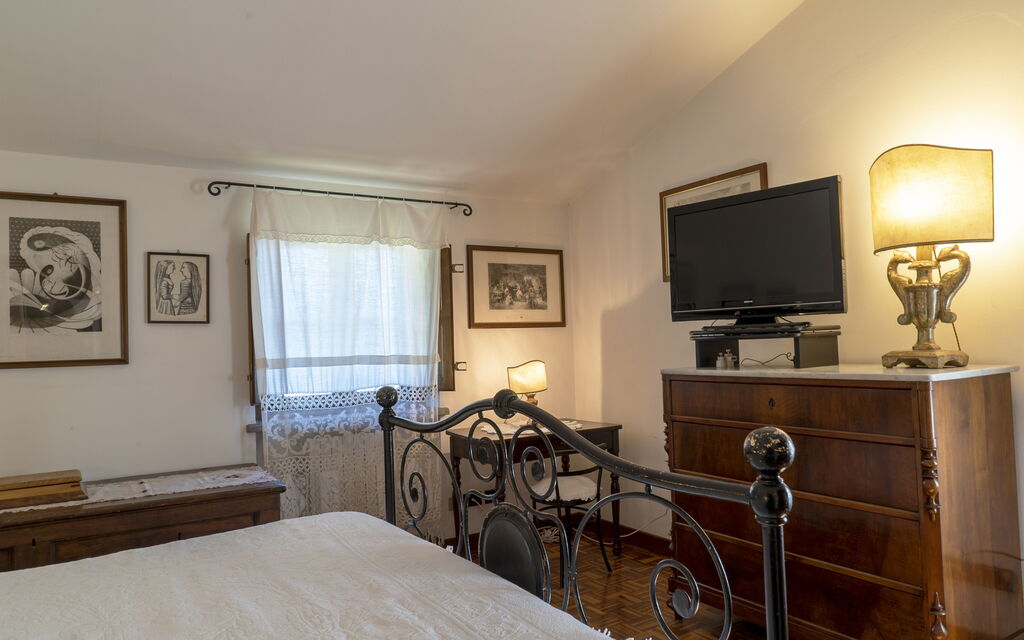 Country Historical House Lucca: Autumn, Bedroom, Spring, Summer