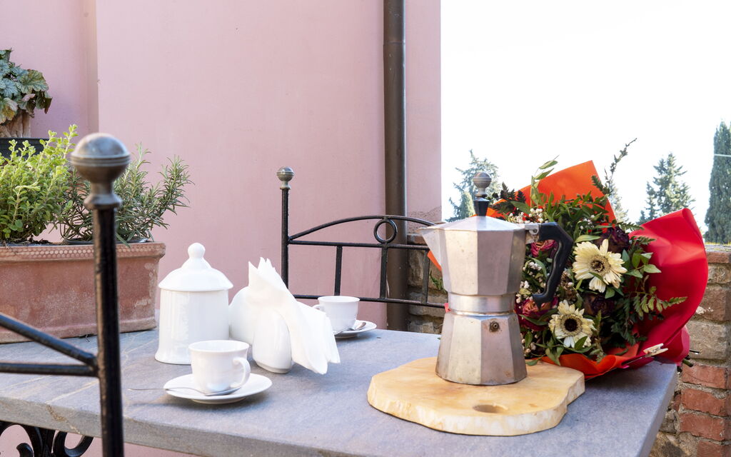 Country Historical House Lucca: Autumn, Building Exterior, Spring, Summer