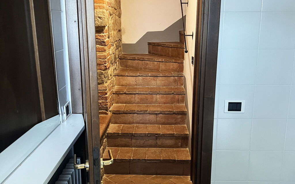 Country Historical House Lucca: Autumn, Room Detail, Spring, Summer