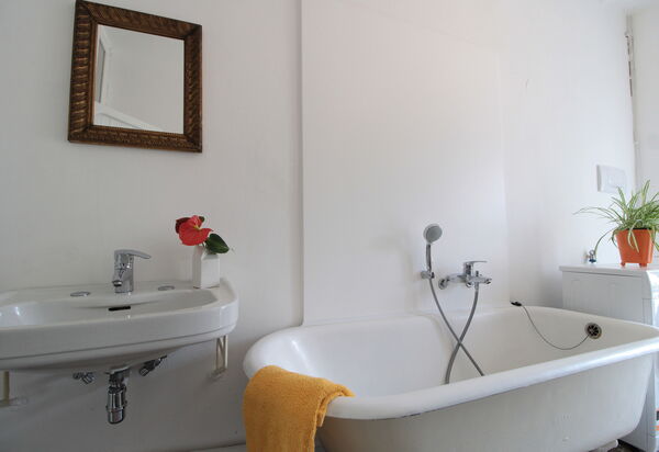 Casa Zaira: Autumn, Bathroom, Summer, Winter