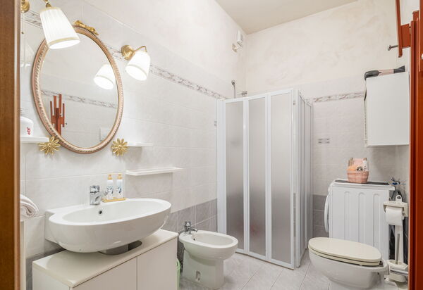 Casa Gioia In Lucca: Autunno, Bagno, Estate, Primavera