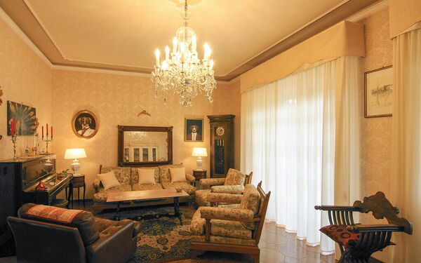Butterfly Apartment In Lucca: Autumn, Living Room, Spring, Summer