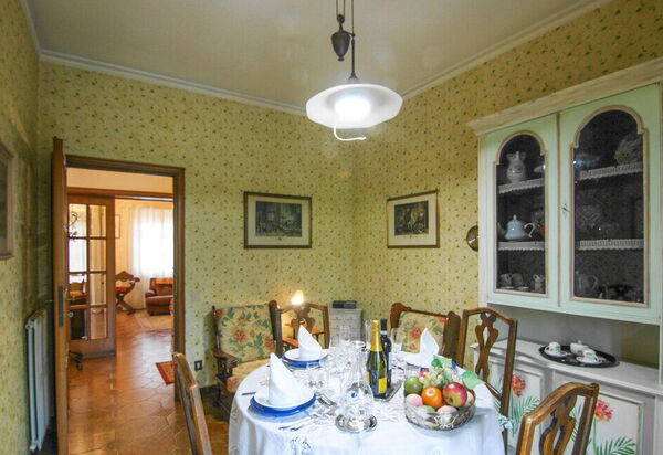 Butterfly Apartment In Lucca: Autunno, Estate, Primavera, Sala da pranzo