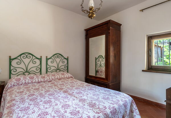Casa La Cedrina, Pool, Lornano: Autumn, Bedroom, Spring, Summer