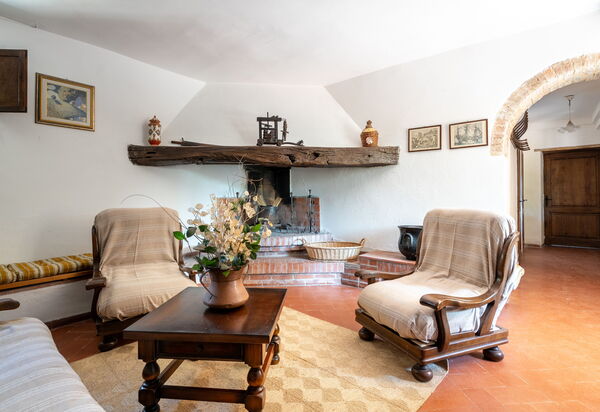 Casa La Cedrina, Pool, Lornano: Autumn, Living Room, Spring, Summer