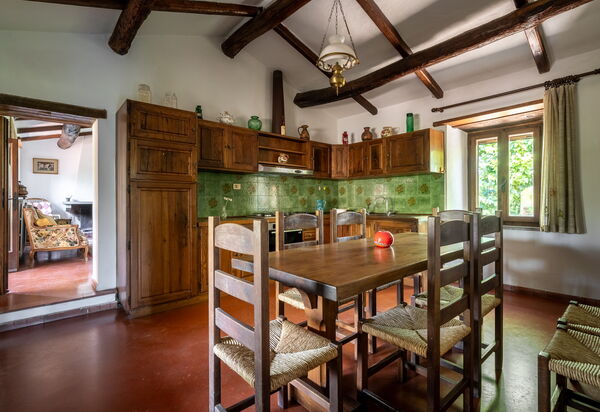 Casa La Cedrina, Pool, Lornano: Autumn, Kitchen, Spring, Summer