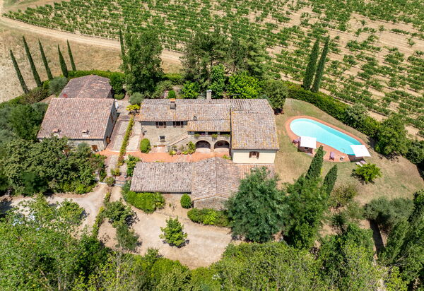 Casa La Cedrina, Pool, Lornano: Autumn, Scenic View, Spring, Summer