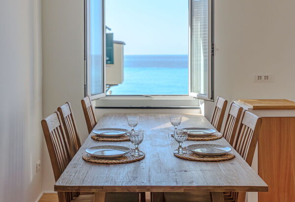 Newly Renovated Ocean View Flat: Autunno, Estate, Primavera, Sala da pranzo