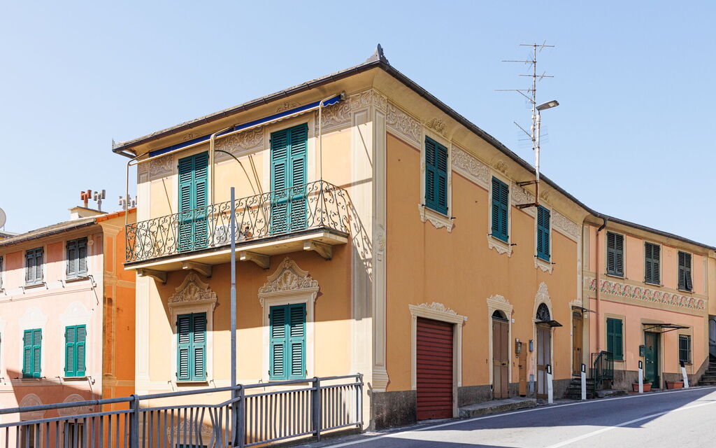 Newly Renovated Ocean View Flat: Autumn, Main Entrance, Spring, Summer