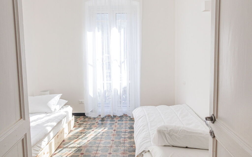 Newly Renovated Ocean View Flat: Autumn, Bedroom, Spring, Summer