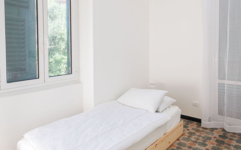 Newly Renovated Ocean View Flat: Autumn, Bedroom, Spring, Summer