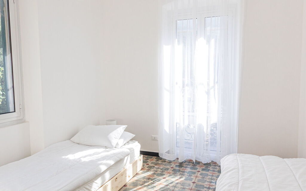 Newly Renovated Ocean View Flat: Autumn, Bedroom, Spring, Summer