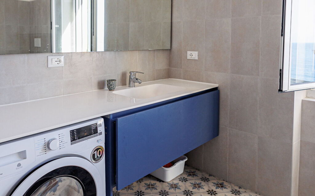 Newly Renovated Ocean View Flat: Autumn, Bathroom, Spring, Summer