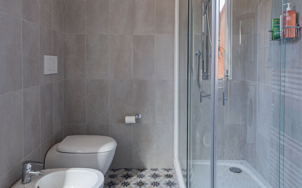 Newly Renovated Ocean View Flat: Autumn, Bathroom, Spring, Summer