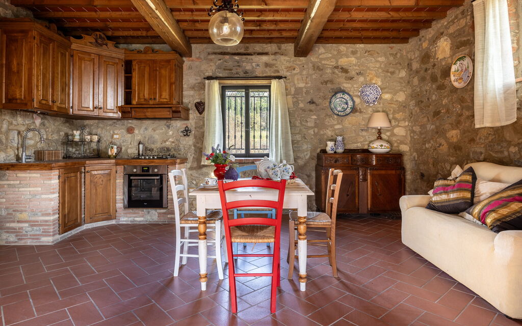 La Casina Honeymoon Cottage, Badia Agnano: Cucina, Soggiorno