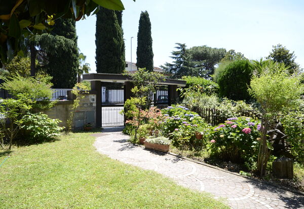 Casa Di Silvana: Entrata Principale, Esterni, Giardino