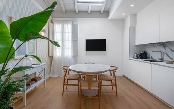 Deservi Elegant Apt. Machiavelli