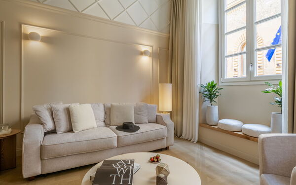 Elegant Apartments Near The Duomo: Autumn, Living Room, Spring, Summer, Winter