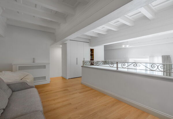 Elegant Apartments Near The Duomo: Autunno, Estate, Primavera, Soggiorno