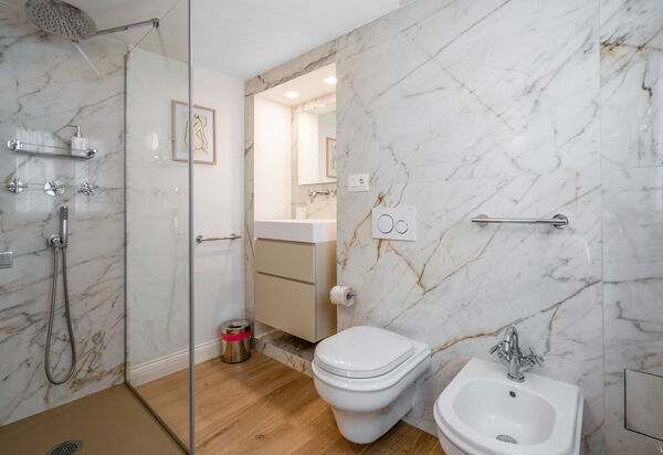 Elegant Apartments Near The Duomo: Autunno, Bagno, Estate, Inverno, Primavera