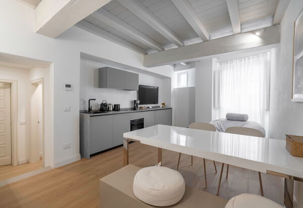 Elegant Apartments Near The Duomo: Autunno, Cucina, Estate, Inverno, Primavera, Soggiorno