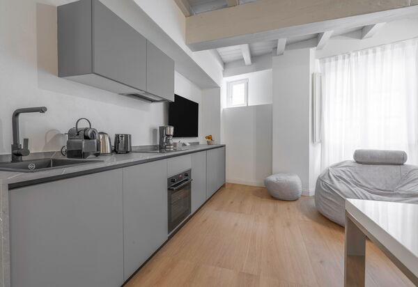 Elegant Apartments Near The Duomo: Autunno, Cucina, Estate, Inverno, Primavera, Soggiorno