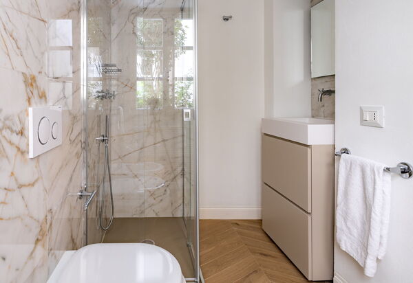 Elegant Apartments Near The Duomo: Autunno, Bagno, Estate, Inverno, Primavera