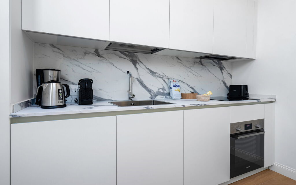 Elegant Apartments Near The Duomo - : Autumn, Kitchen, Living Room, Spring, Summer, Winter