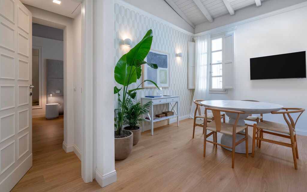 Elegant Apartments Near The Duomo - : Autumn, Kitchen, Living Room, Spring, Summer, Winter