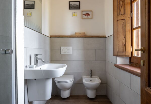 Maria Gabriella Holiday Home In Monticchiello: Autumn, Bathroom, Spring, Summer