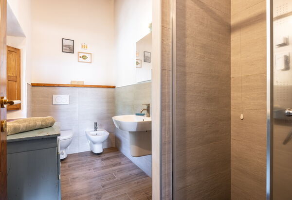 Maria Gabriella Holiday Home In Monticchiello: Autumn, Bathroom, Spring, Summer