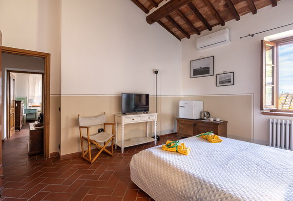 Maria Gabriella Home & Cottage: Autumn, Bedroom, Spring, Summer