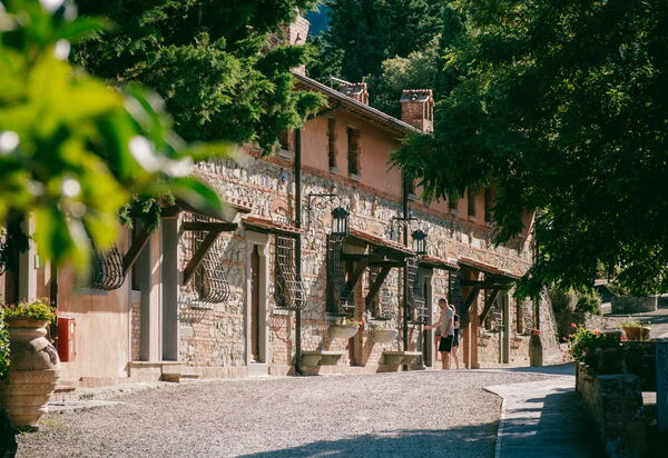 La Piazza Di San Donato: la-piazza-di-san-donato-reggello-multiproprieta-esterni