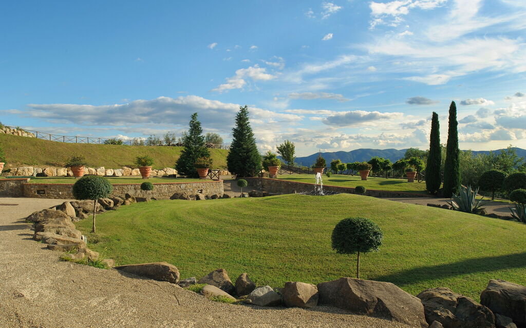 La Piazza Di San Donato: la-piazza-di-san-donato-reggello-multiproperty-external