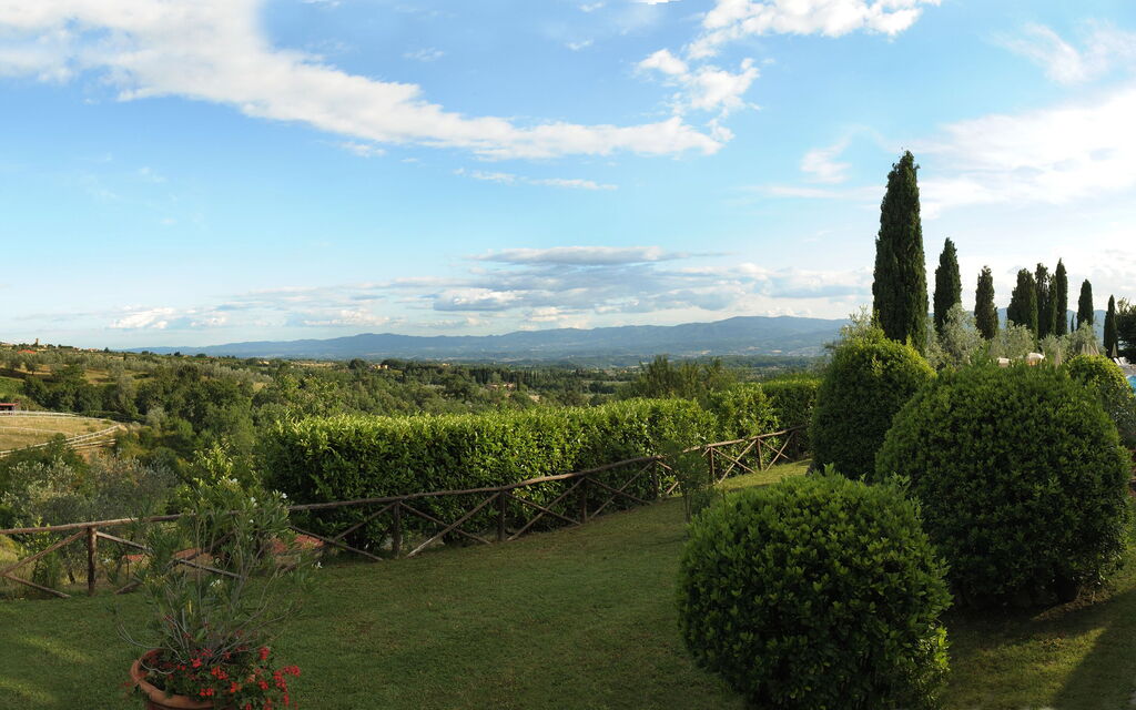 La Piazza Di San Donato: la-piazza-di-san-donato-reggello-multiproperty-external