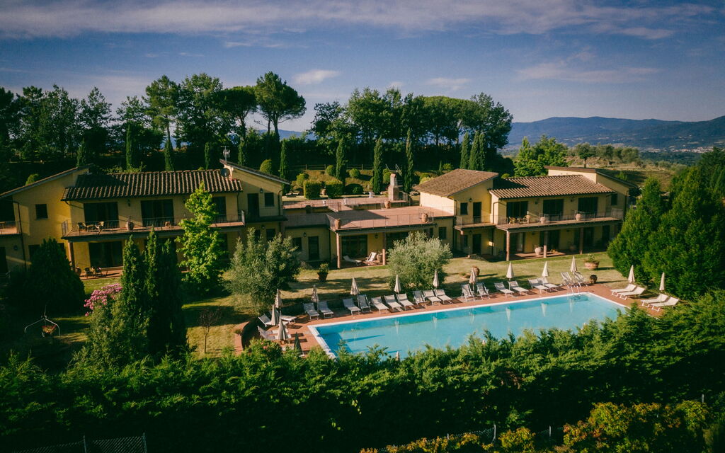 La Piazza Di San Donato: la-piazza-di-san-donato-reggello-multiproperty-view