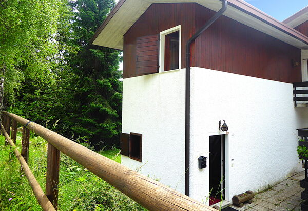 Chalet Giove: Autumn, Main Entrance, Spring, Summer