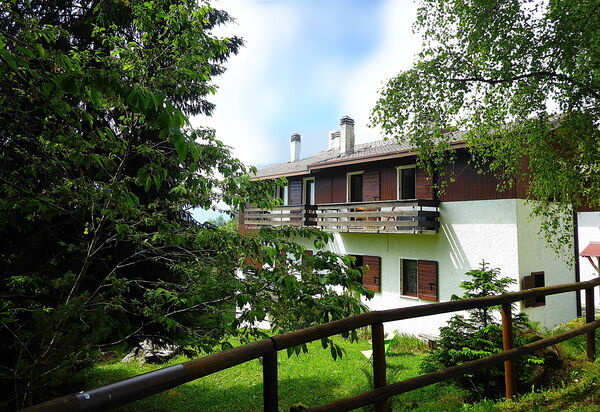 Chalet Giove: Autumn, Main Entrance, Spring, Summer