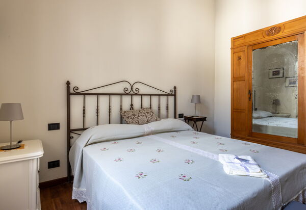 Casa Olivia With Garden And Wifi: Autumn, Bedroom, Spring, Summer