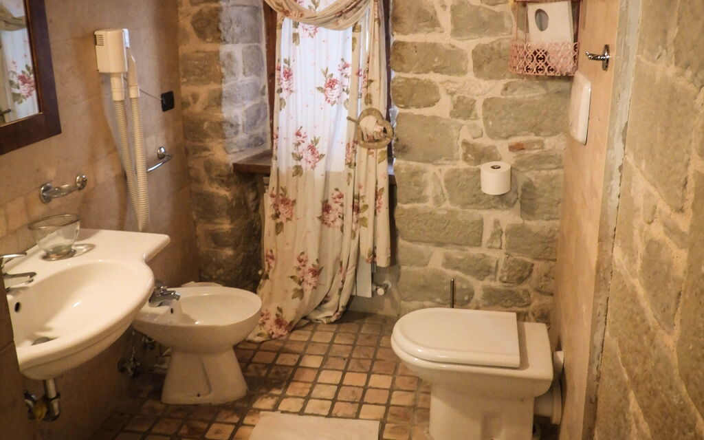 Agriturismo Arcera Apartments - : Autumn, Bathroom, Spring, Summer