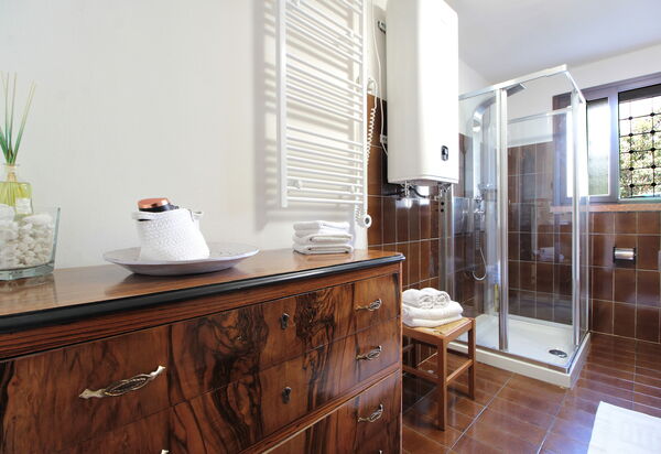 Villa Rosa Apartment: Autumn, Spring, Summer