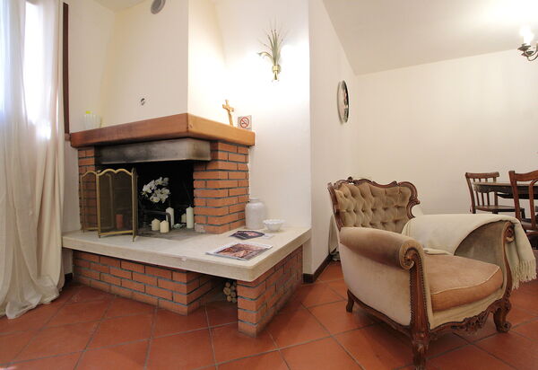 Villa Rosa Apartment: Autumn, Living Room, Spring, Summer