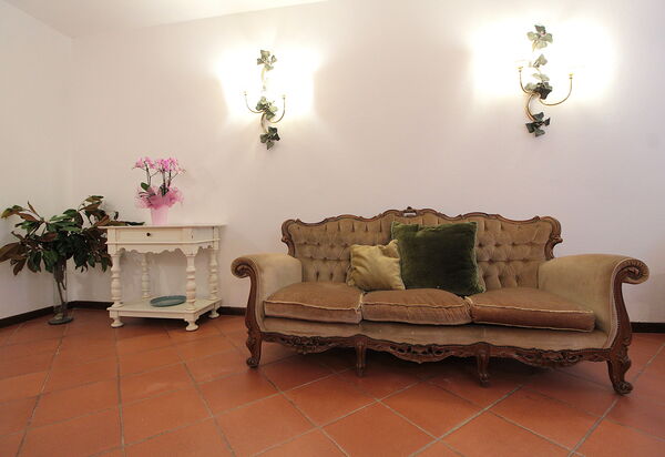 Villa Rosa Apartment: Autumn, Living Room, Spring, Summer