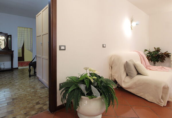 Villa Rosa Apartment: Autumn, Living Room, Spring, Summer