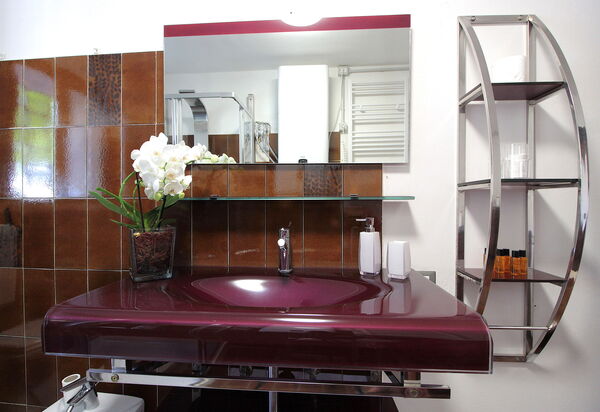 Villa Rosa Apartment: Autumn, Bathroom, Spring, Summer