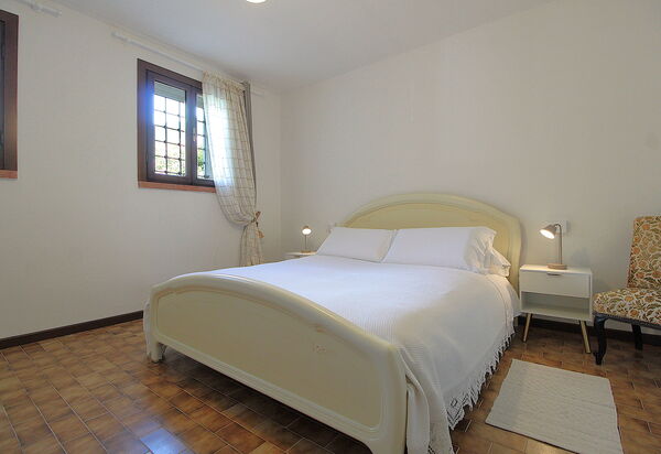 Villa Rosa Apartment: Autumn, Bedroom, Spring, Summer