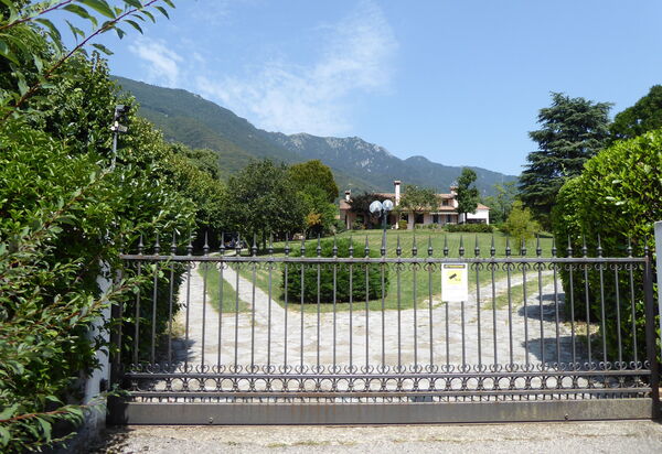 Villa Rosa Apartment: Autumn, Spring, Summer