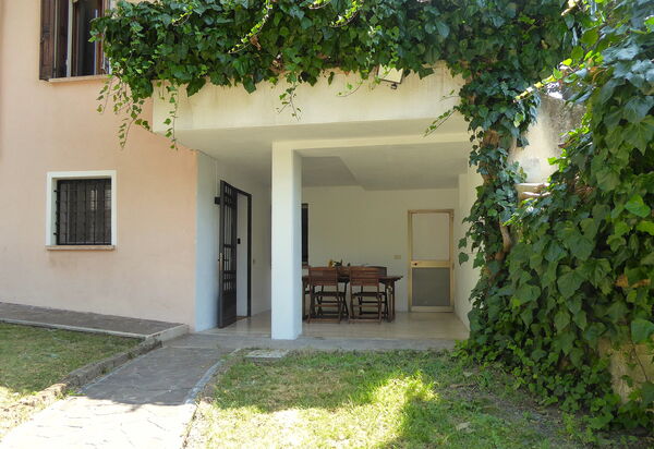 Villa Rosa Apartment: Autumn, Main Entrance, Spring, Summer